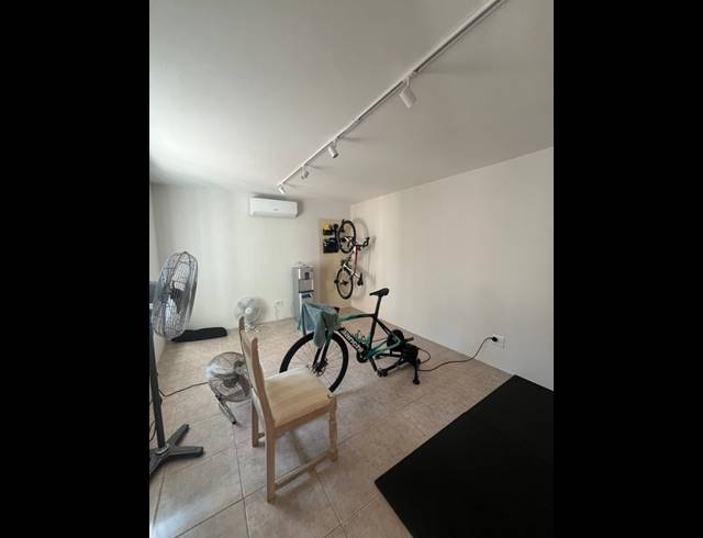 1 BEDROOM ROOM TO LET IN GILLITTS